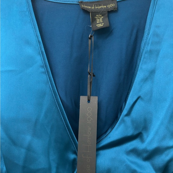 NWT House of Harlow 1960 Teal Satin Cropped Long Sleeve ruched Blouse - Picture 4 of 6